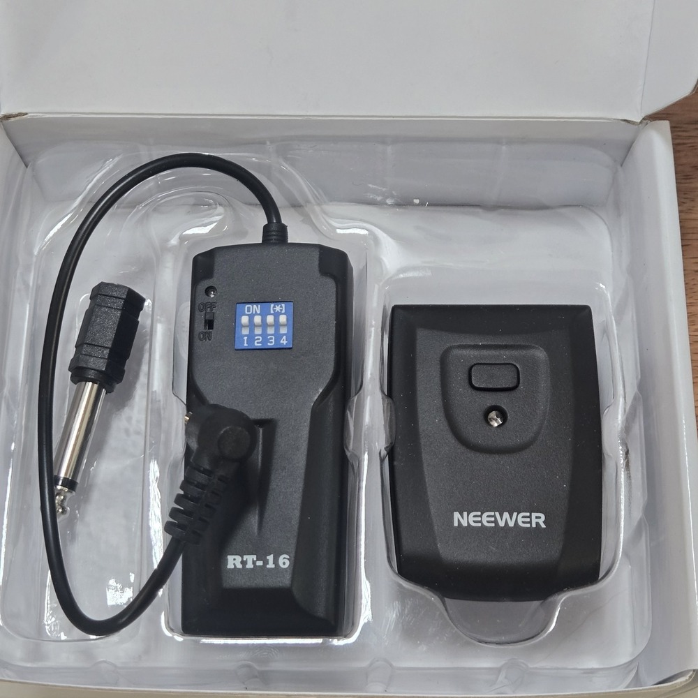 Neewer Wireless Studio Flash‎ RT-16 16 Channel Trigger+Receiver